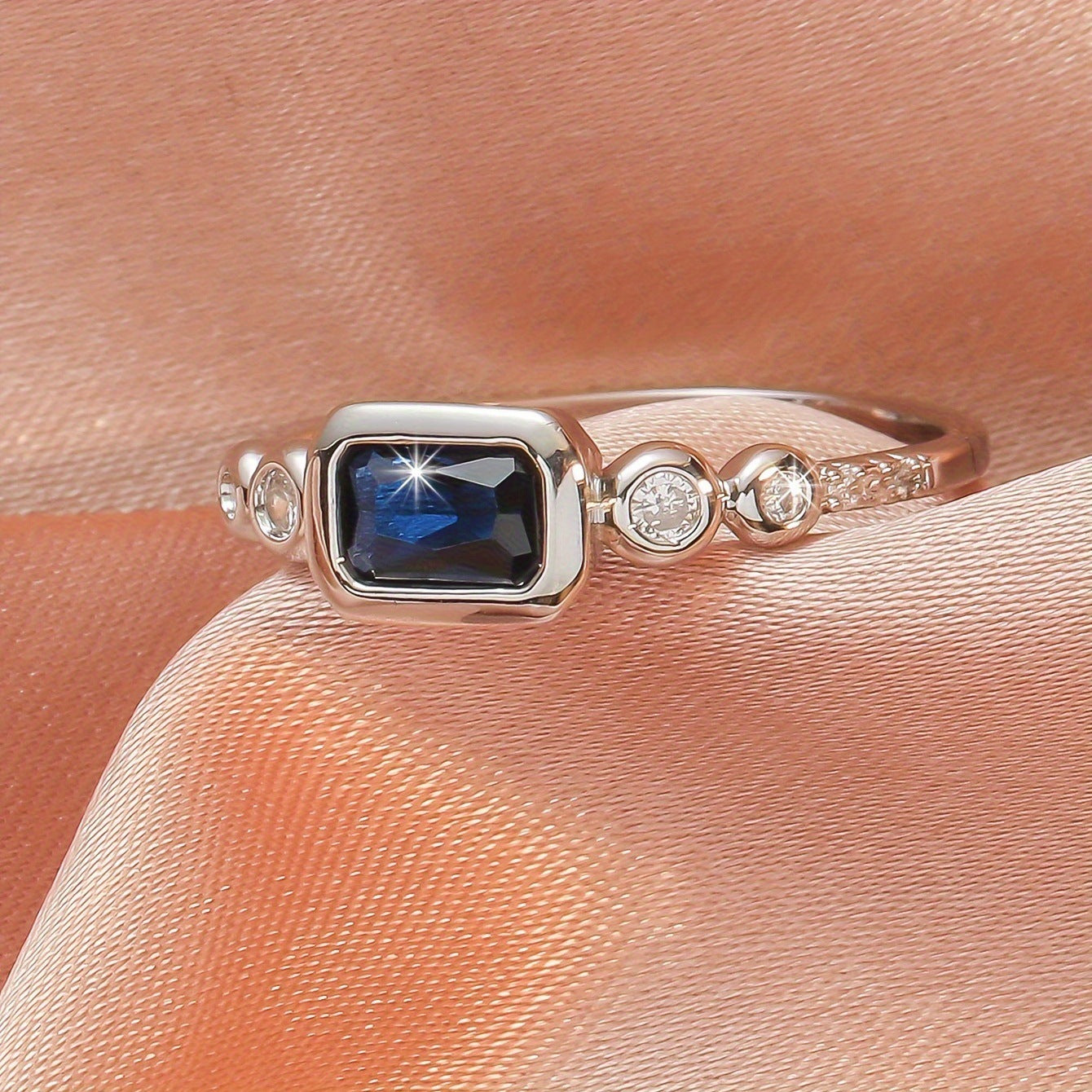 Womens Minimalist Versatile Unisex Ring